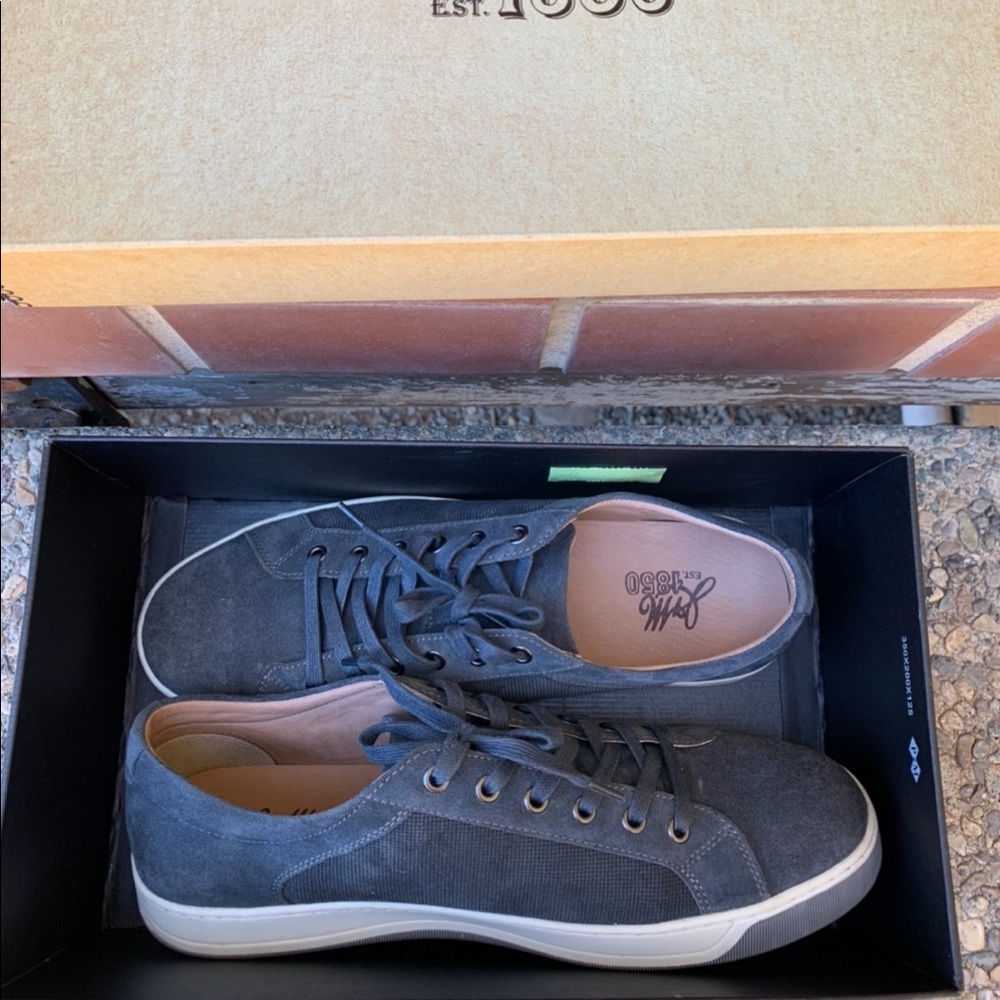 Johnston & Murphy Lace to Toe sneakers